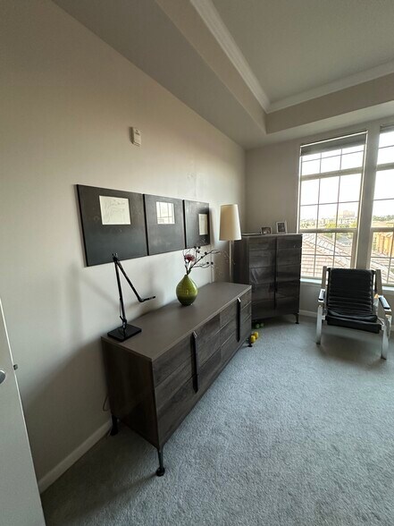 Building Photo - 7820 Inverness Blvd