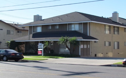 Primary Photo - Evergreen Apartments