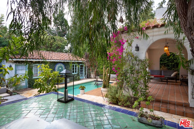 Building Photo - 408 17th St