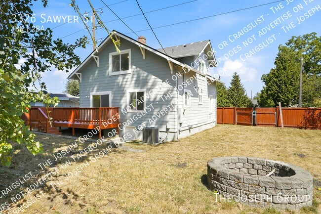 Building Photo - 3326 S Sawyer St
