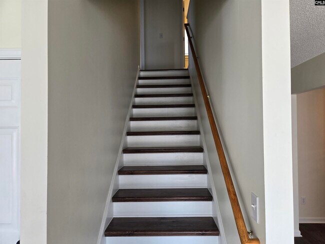 Building Photo - 132 Fox Grove Cir