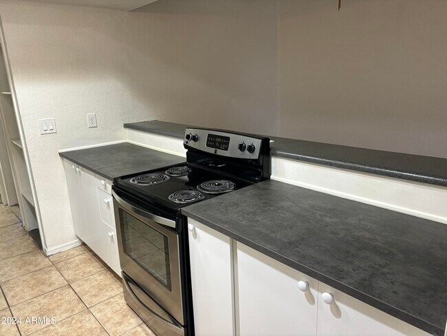 Building Photo - 18202 N Cave Creek Rd