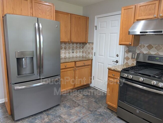 Building Photo - 9935 Redbud Tree Ct