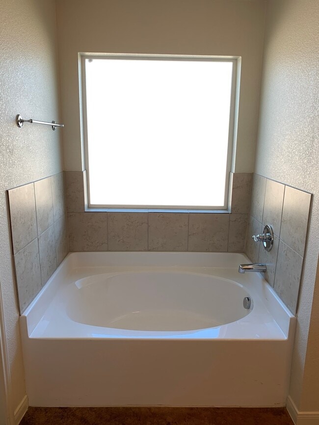 Building Photo - 4 Bdrm 2.25 Bath in Copperas Cove