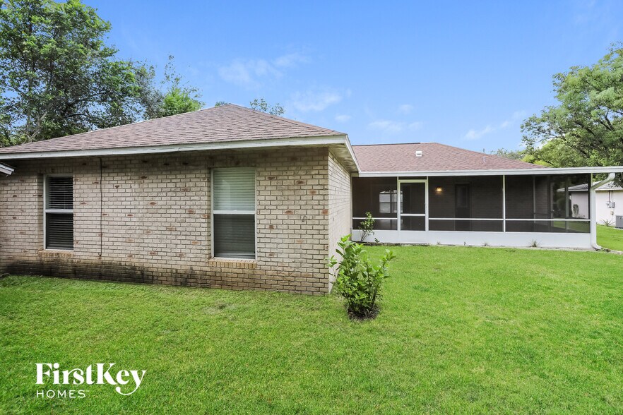 Building Photo - 662 Armadillo Dr