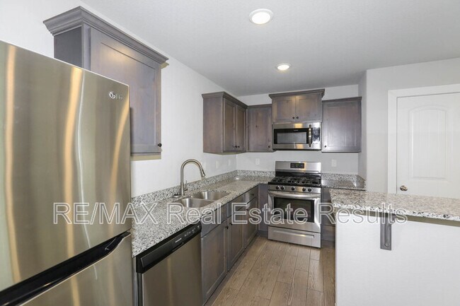 Building Photo - 1503 Purple Finch St