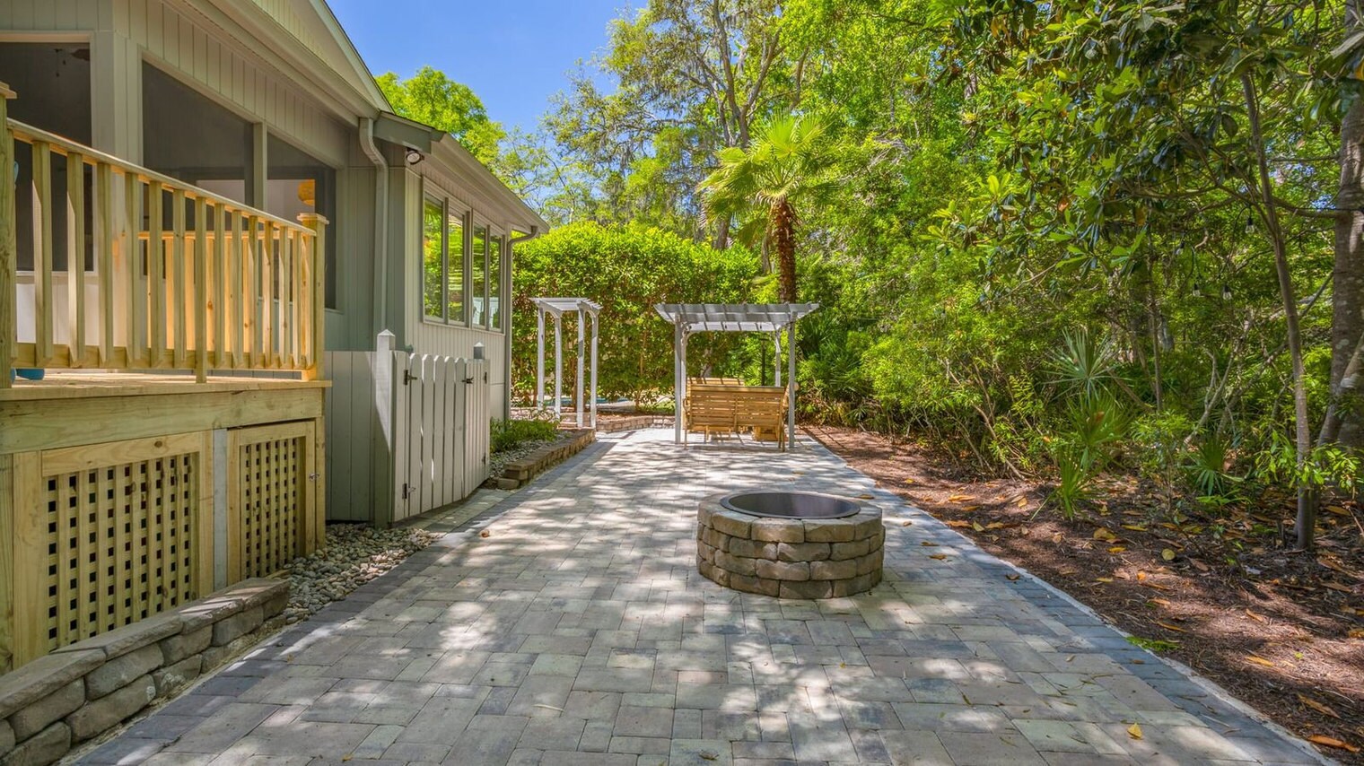 Building Photo - 13 Dewberry Ln