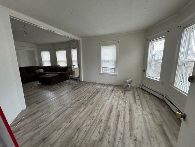 Building Photo - 93 Andover St