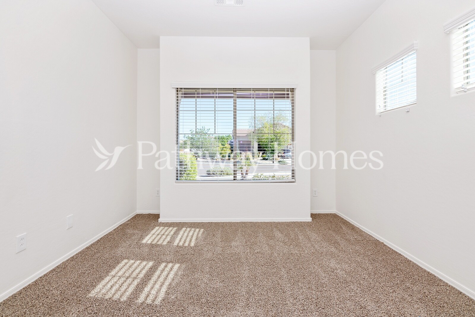 Building Photo - 13843 W Watson Ln
