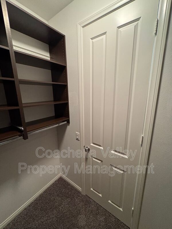 Building Photo - 74049 Kingston Ct W