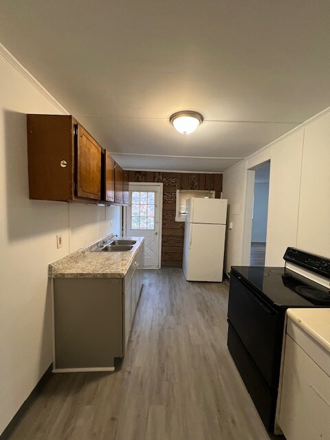 Building Photo - 616 Evergreen Ave