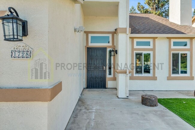 Building Photo - Completely Renovated 4-Bedroom Home with M...