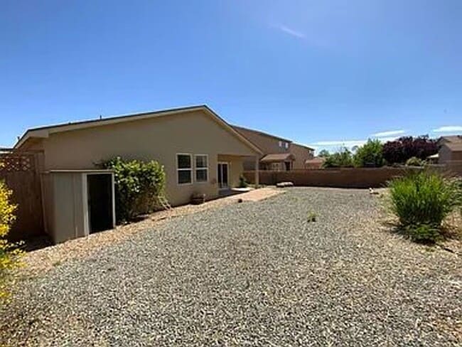 Building Photo - AMAZING HOME