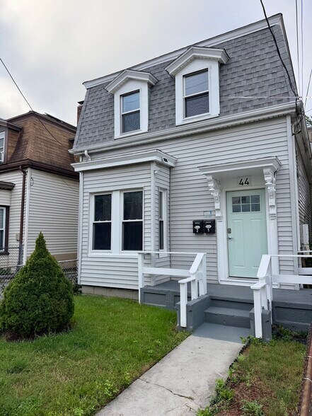 Building Photo - 44 Everett St