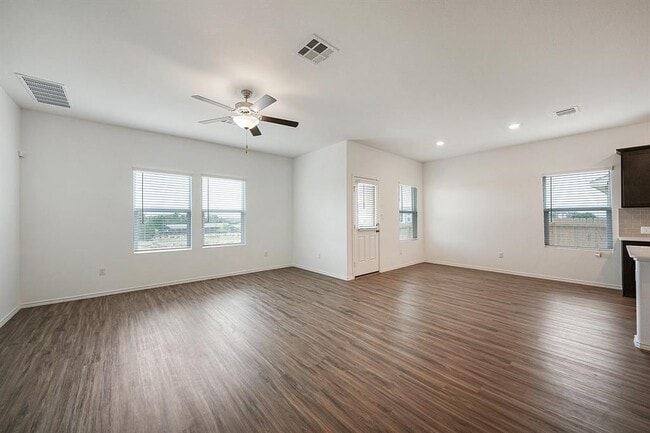 Building Photo - 932 Mallow Rd