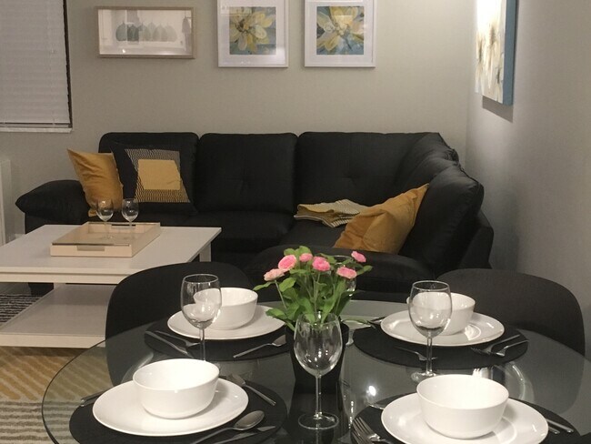 Building Photo - 1260 York St