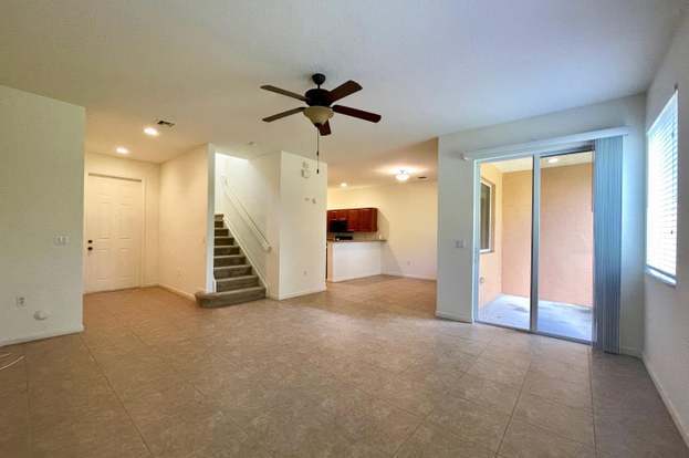 Building Photo - 2563 Stockbridge Square SW