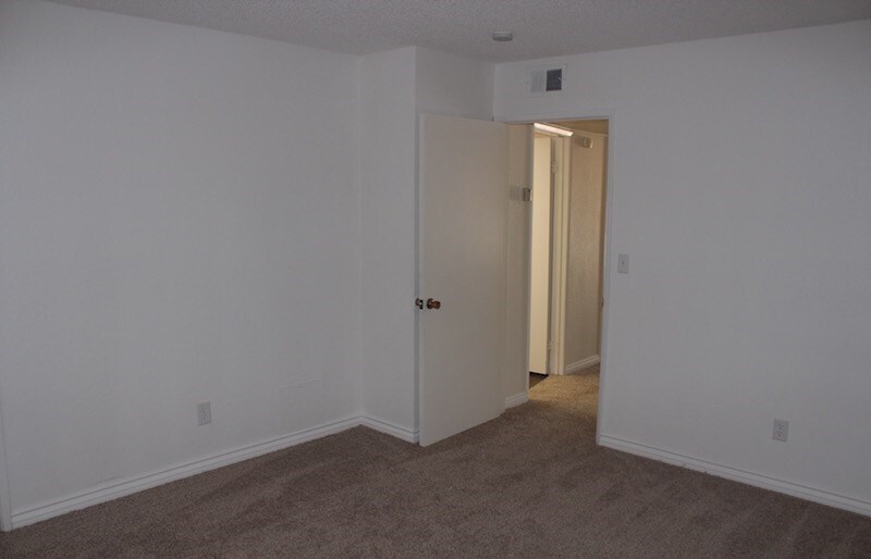 Building Photo - 8026 Juniper Ave