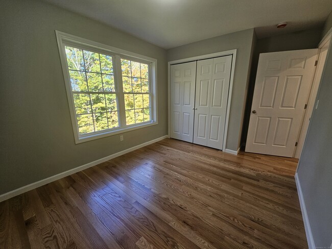 Building Photo - 141 Country Squire Dr
