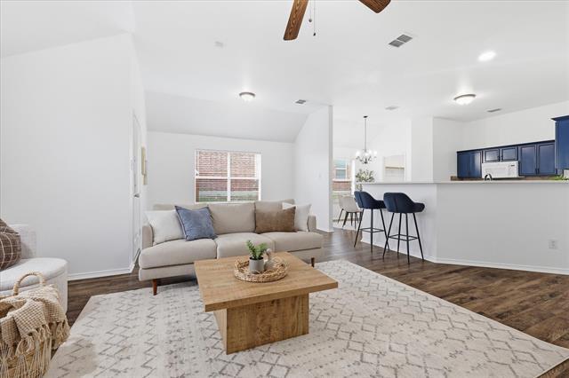 Building Photo - 2825 Saddlebred Trail