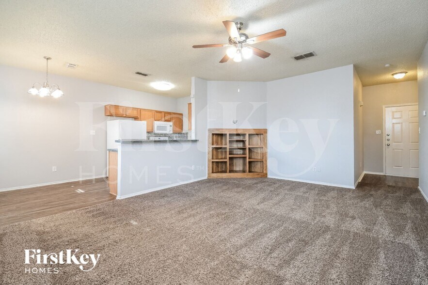 Building Photo - 10240 Dawson Trail