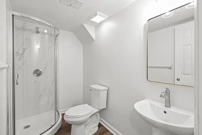 Building Photo - 2340 Castleridge Ct