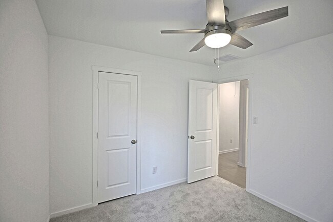 Building Photo - 14709 Mudstone St