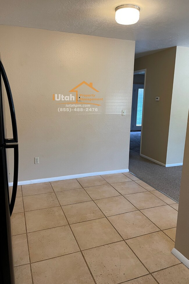 Building Photo - 485/483 E 2800 N