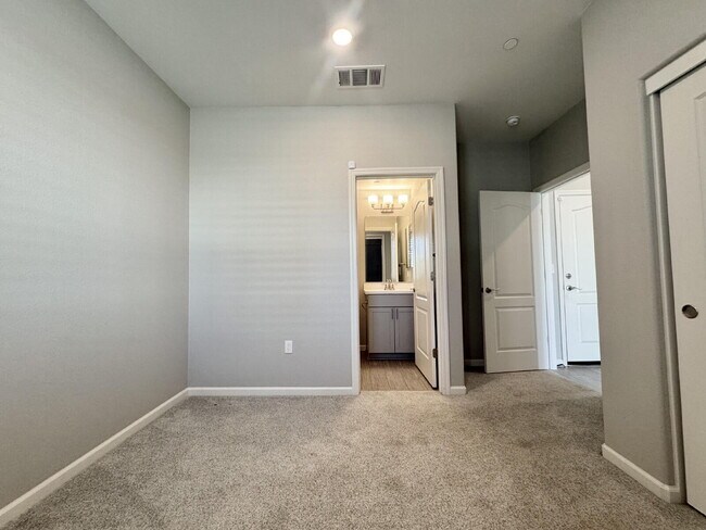 Building Photo - 202 Agustin Narvaez St