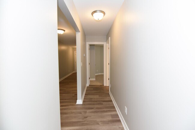 Building Photo - 1750 Meadowlark Ln