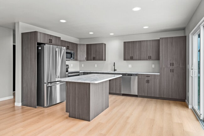 Building Photo - 1427 Thatcher Cir