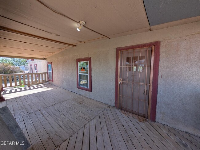 Building Photo - 13821 Villalobos Rd
