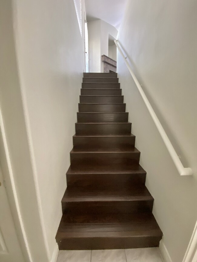 stairs looking up - 9901 Trailwood Dr