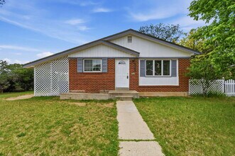 Building Photo - Charming 3-Bedroom with 2 Baths and Extra Room in Basement!