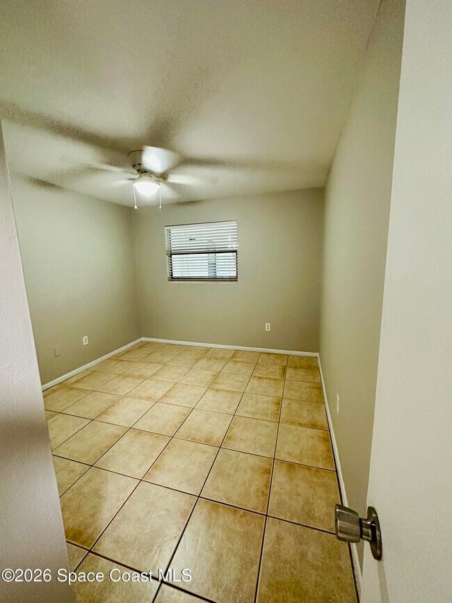 Building Photo - 625 Verbenia Dr