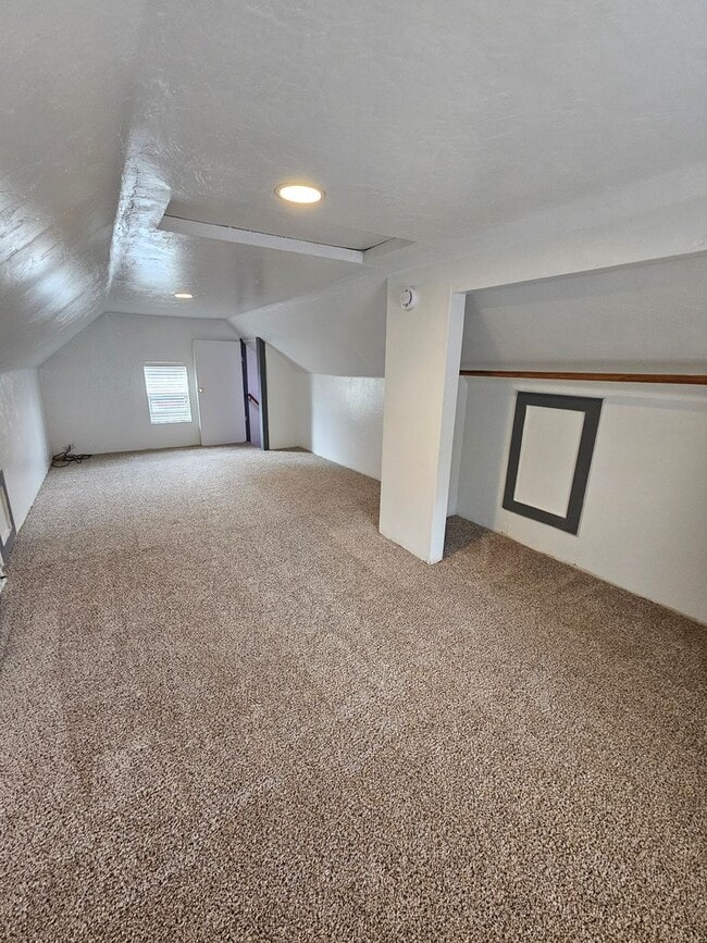 Building Photo - 2206001