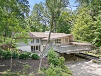 Building Photo - Mid Centurty Modern Home