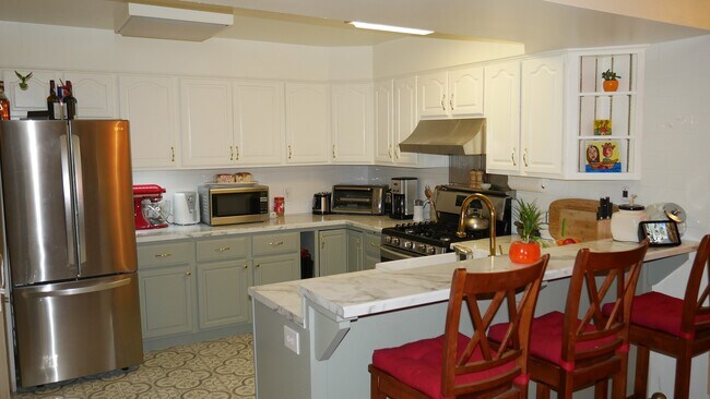 Building Photo - 2641 S Xanadu Way