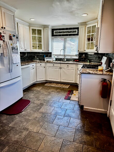 Building Photo - 2 Papakating Rd