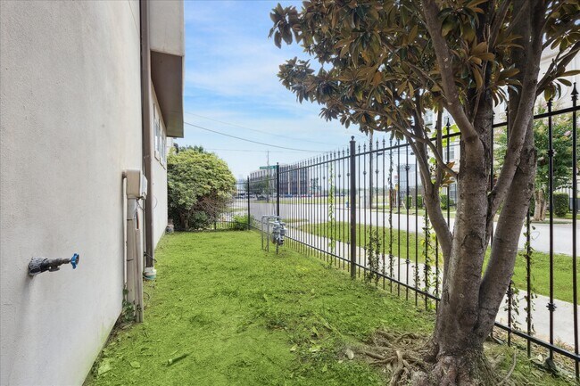 Building Photo - 4004 Feagan St