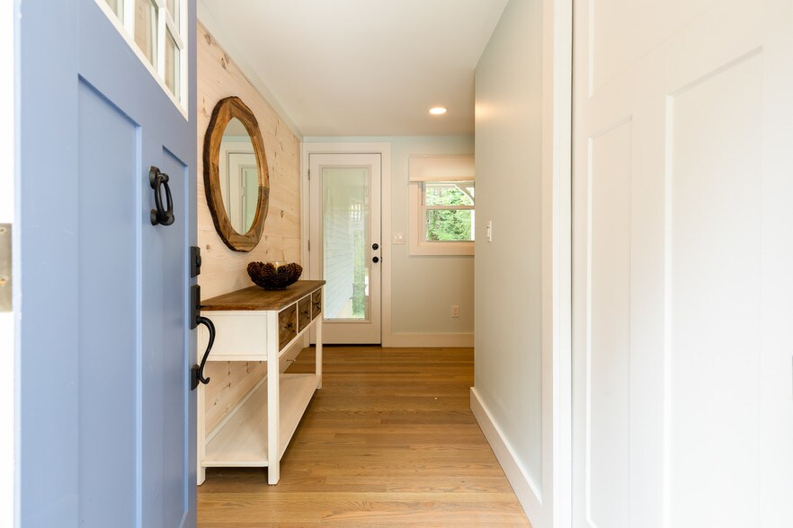 Entryway - 629 Storrs Rd