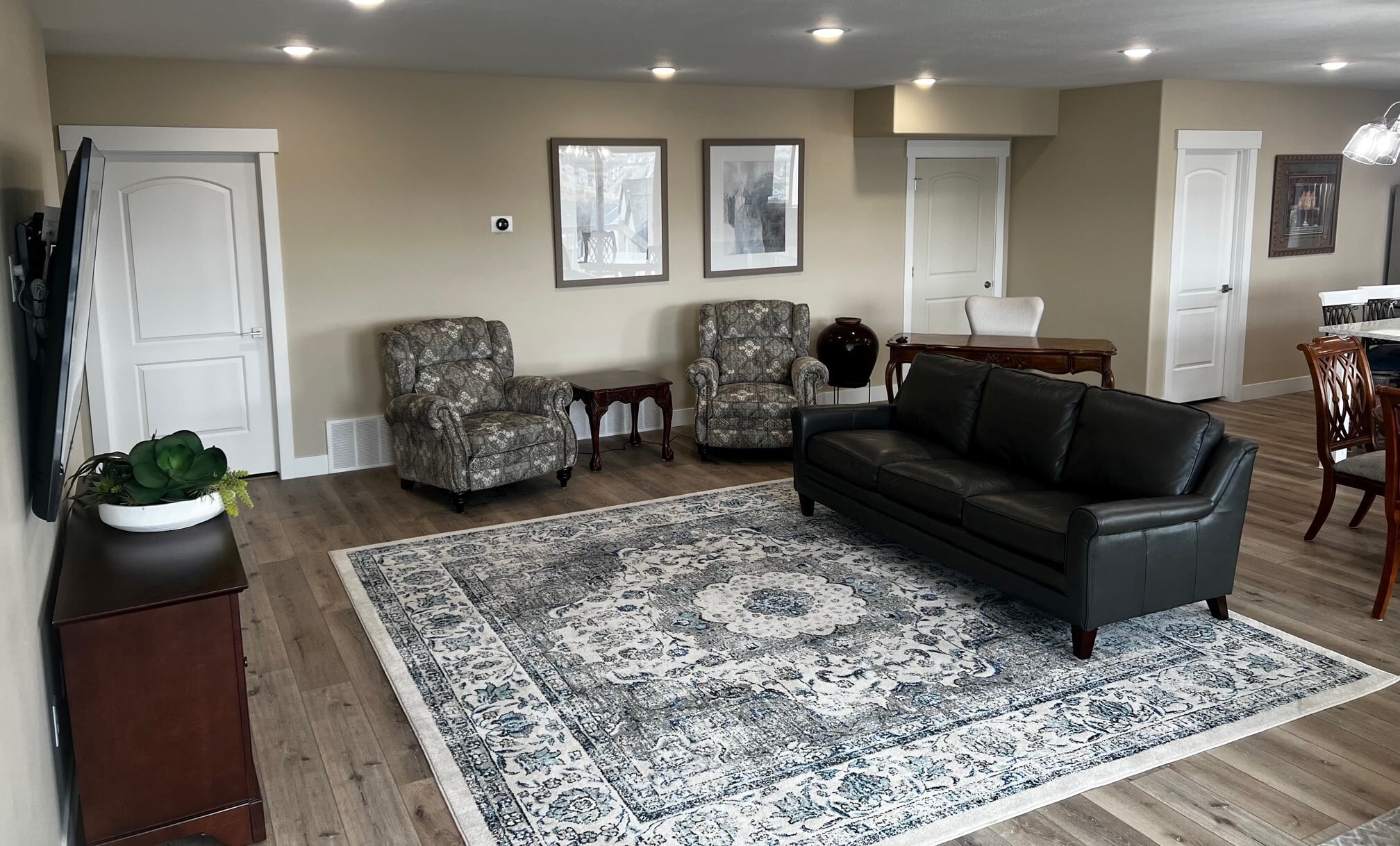 Living area - 1813 W Olympus Dr