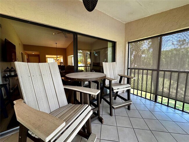 Building Photo - 4644 Weybridge St