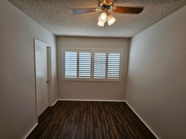 Building Photo - 3154 Jolley Dr