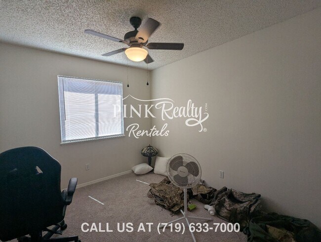 Building Photo - 955 Lords Hill Dr