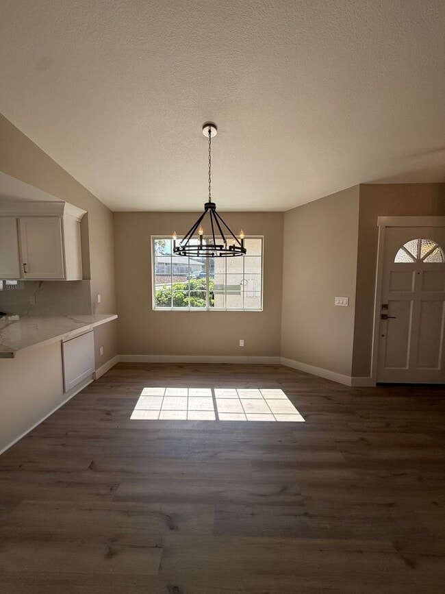 Building Photo - Completely Remodeled Home
