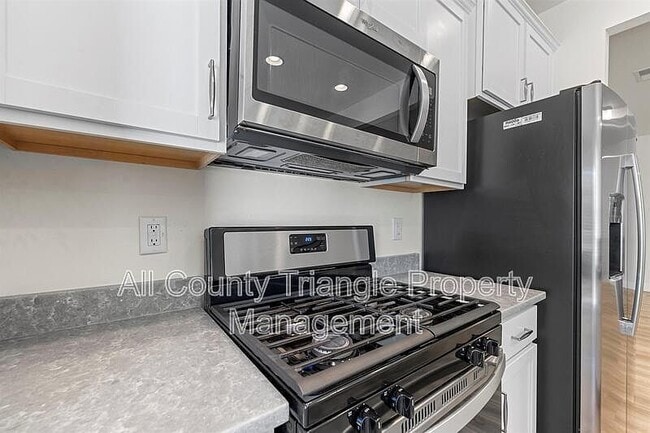 Building Photo - 2105 Nandina Trl