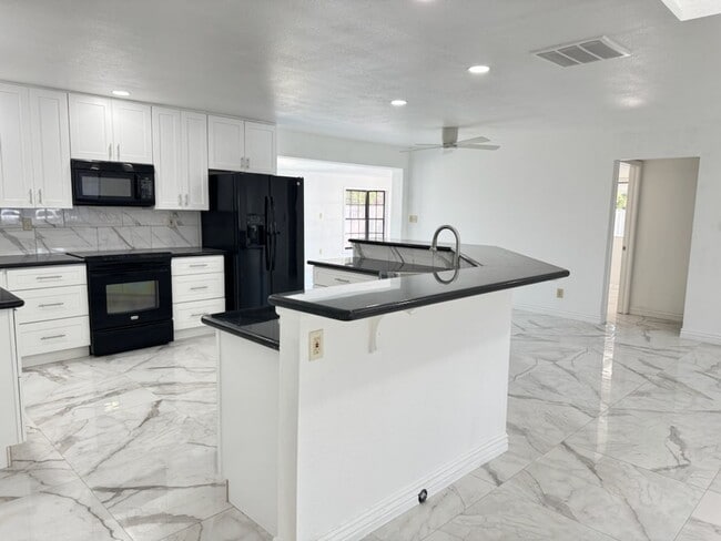 Building Photo - Dobson Ranch 4 bedroom rental