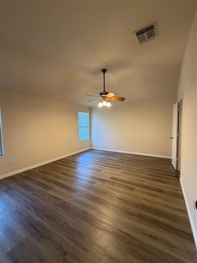 Building Photo - 4734 Lonestone Cir