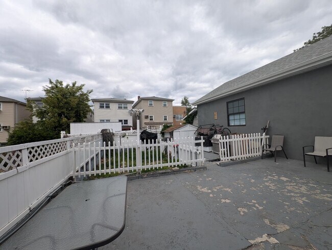 Building Photo - 1430 44th St